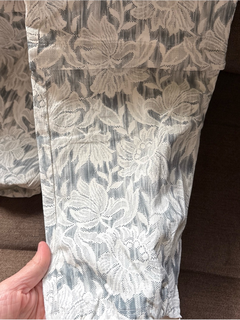 Athleta Trekkie Convertible Hike Pants Ethereal Bloom Magnolia White 10  NWOT - Picture 8 of 10